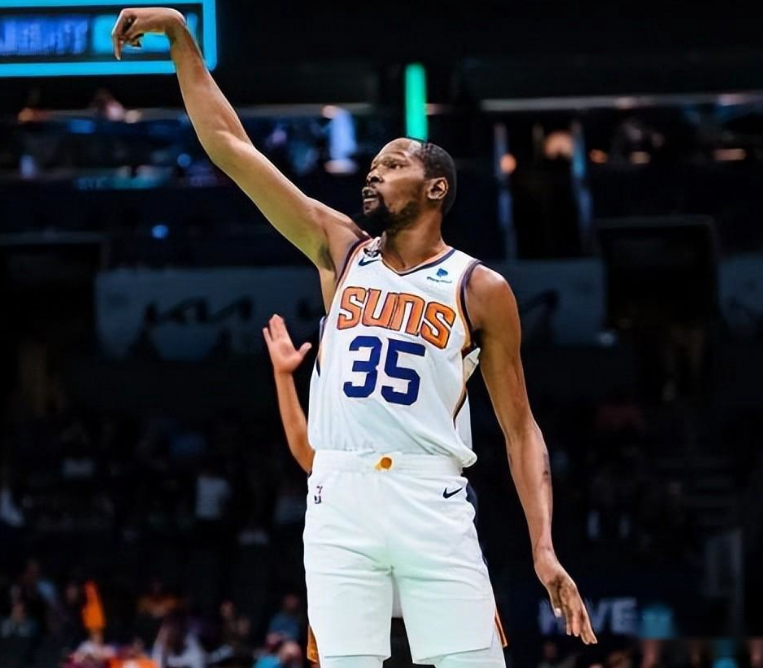 关于杜兰特连续三场比赛得分超过比分优势明显,皇家马德里挑战极限!的信息 关于杜兰特连续三场比赛得分超过比分优势明显,皇家马德里挑战极限!的信息